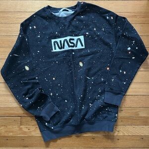 H&M Black NASA Space Print Crewneck Sweatshirt in size 10/11 for boys